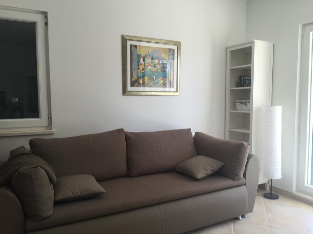 Apartment Maestral Rogac Exterior photo